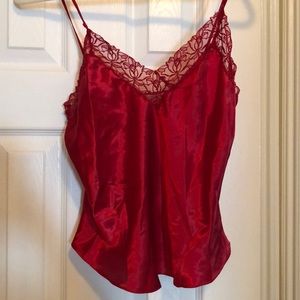 FREE W/BUNDLE Vtg Victoria’s Secret camisole top